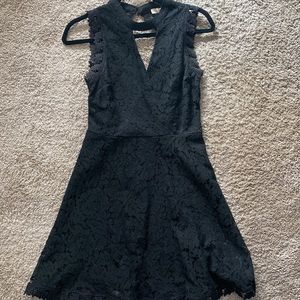 Francesca’s Sweetheart Back Black Dress Size Small